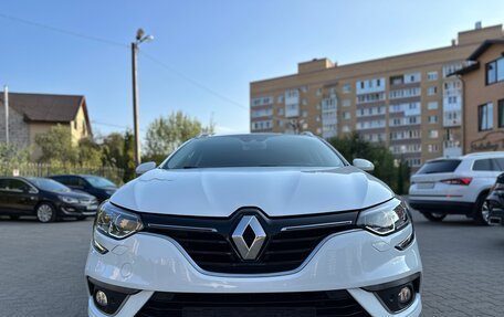 Renault Megane IV, 2019 год, 1 750 000 рублей, 10 фотография