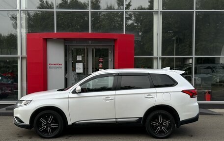 Mitsubishi Outlander III рестайлинг 3, 2019 год, 2 000 000 рублей, 8 фотография