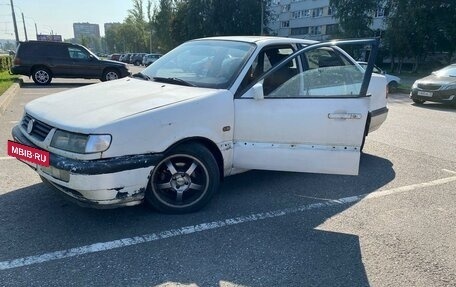 Volkswagen Passat B4, 1994 год, 128 000 рублей, 2 фотография