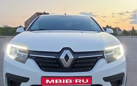 Renault Logan II, 2020 год, 1 050 000 рублей, 2 фотография