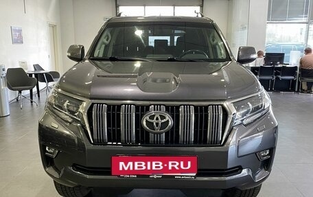 Toyota Land Cruiser Prado 150 рестайлинг 2, 2018 год, 6 069 000 рублей, 2 фотография