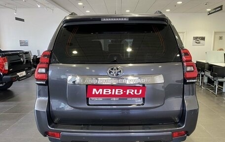 Toyota Land Cruiser Prado 150 рестайлинг 2, 2018 год, 6 069 000 рублей, 6 фотография