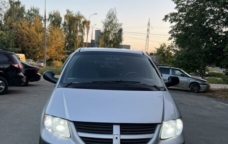 Dodge Caravan IV, 2004 год, 590 000 рублей, 2 фотография