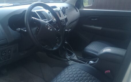 Toyota Hilux VII, 2011 год, 1 609 000 рублей, 4 фотография