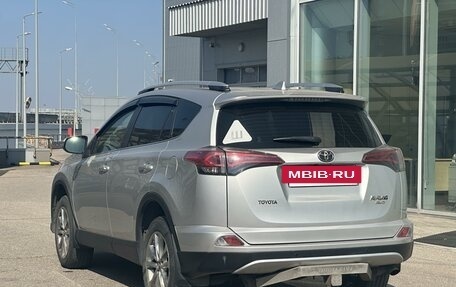 Toyota RAV4, 2015 год, 2 390 000 рублей, 6 фотография