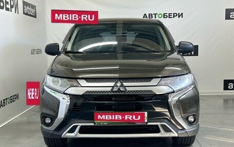 Mitsubishi Outlander III рестайлинг 3, 2020 год, 2 406 000 рублей, 2 фотография