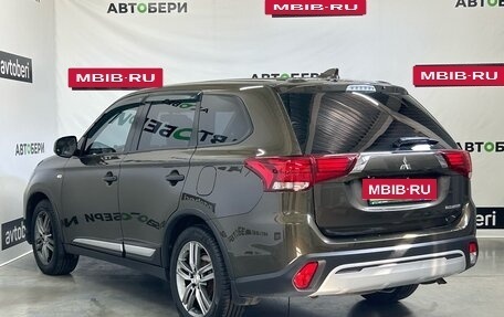 Mitsubishi Outlander III рестайлинг 3, 2020 год, 2 406 000 рублей, 7 фотография