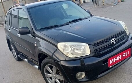 Toyota RAV4, 2004 год, 1 000 000 рублей, 2 фотография