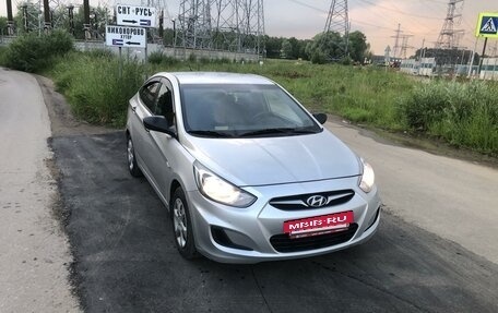 Hyundai Solaris II рестайлинг, 2012 год, 780 000 рублей, 2 фотография