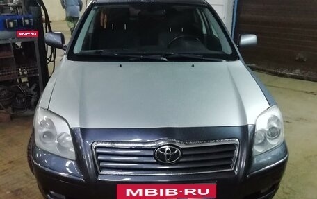 Toyota Avensis III рестайлинг, 2005 год, 745 000 рублей, 3 фотография