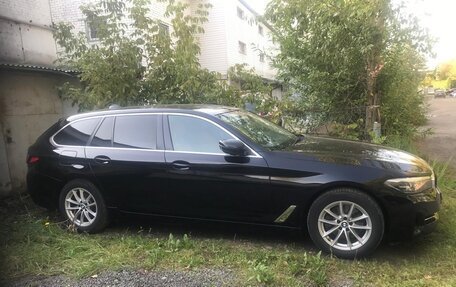 BMW 5 серия, 2022 год, 3 600 000 рублей, 2 фотография