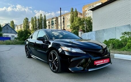 Toyota Camry, 2018 год, 3 299 999 рублей, 6 фотография