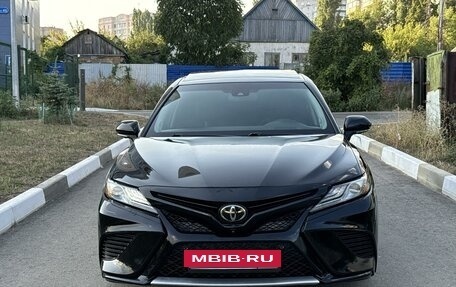 Toyota Camry, 2018 год, 3 299 999 рублей, 2 фотография