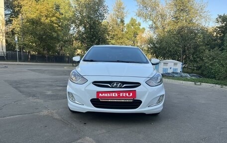 Hyundai Solaris II рестайлинг, 2011 год, 880 000 рублей, 2 фотография