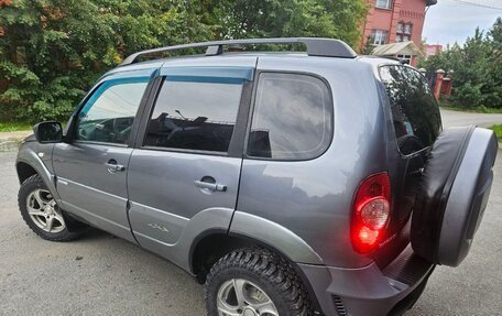 Chevrolet Niva I рестайлинг, 2011 год, 535 000 рублей, 4 фотография