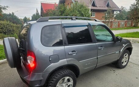 Chevrolet Niva I рестайлинг, 2011 год, 535 000 рублей, 26 фотография