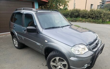 Chevrolet Niva I рестайлинг, 2011 год, 535 000 рублей, 30 фотография