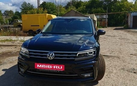 Volkswagen Tiguan II, 2019 год, 3 700 000 рублей, 2 фотография