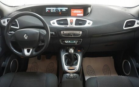 Renault Scenic III, 2010 год, 650 000 рублей, 10 фотография