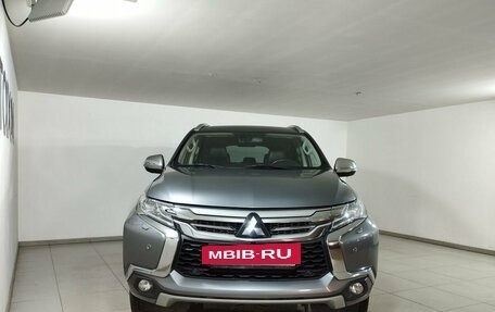 Mitsubishi Pajero Sport III рестайлинг, 2017 год, 2 997 000 рублей, 2 фотография