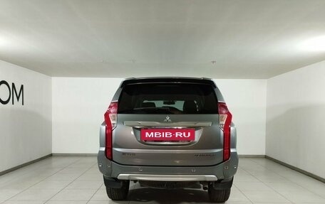 Mitsubishi Pajero Sport III рестайлинг, 2017 год, 2 997 000 рублей, 5 фотография