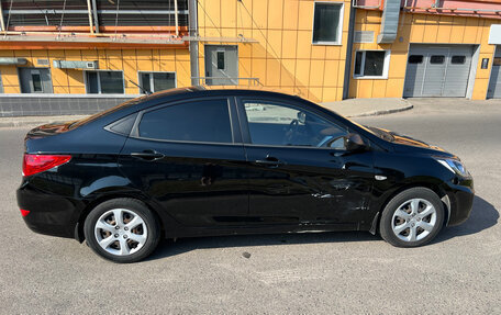 Hyundai Solaris II рестайлинг, 2011 год, 950 000 рублей, 10 фотография