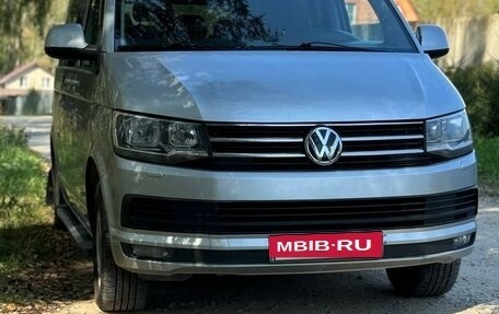 Volkswagen Caravelle T5, 2009 год, 2 480 000 рублей, 6 фотография