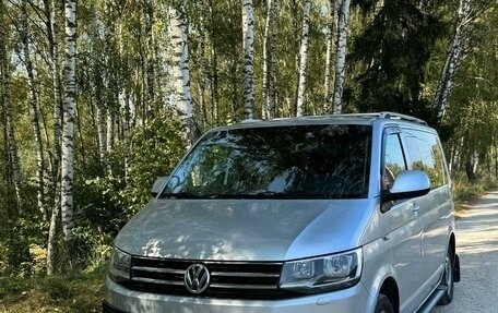 Volkswagen Caravelle T5, 2009 год, 2 480 000 рублей, 2 фотография