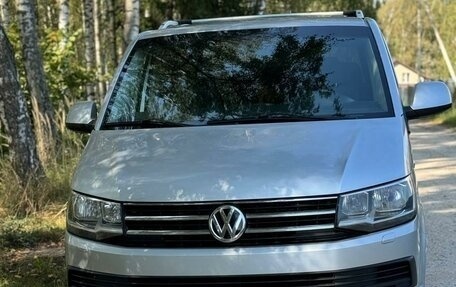 Volkswagen Caravelle T5, 2009 год, 2 480 000 рублей, 7 фотография