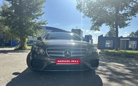 Mercedes-Benz E-Класс, 2016 год, 2 950 000 рублей, 3 фотография