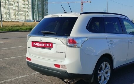 Mitsubishi Outlander III рестайлинг 3, 2013 год, 1 580 000 рублей, 12 фотография