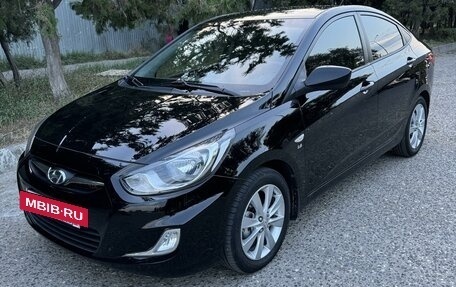 Hyundai Solaris II рестайлинг, 2012 год, 1 050 000 рублей, 6 фотография