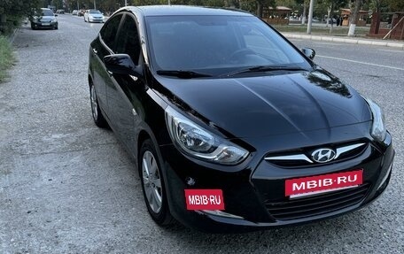 Hyundai Solaris II рестайлинг, 2012 год, 1 050 000 рублей, 5 фотография