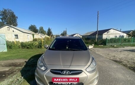 Hyundai Solaris II рестайлинг, 2012 год, 695 000 рублей, 4 фотография