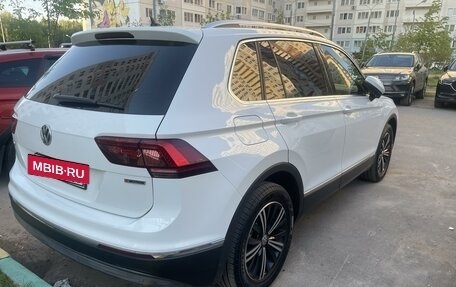 Volkswagen Tiguan II, 2018 год, 2 700 000 рублей, 5 фотография