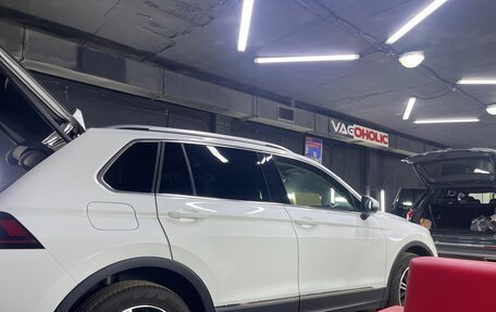 Volkswagen Tiguan II, 2018 год, 2 700 000 рублей, 17 фотография