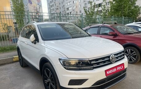 Volkswagen Tiguan II, 2018 год, 2 700 000 рублей, 3 фотография