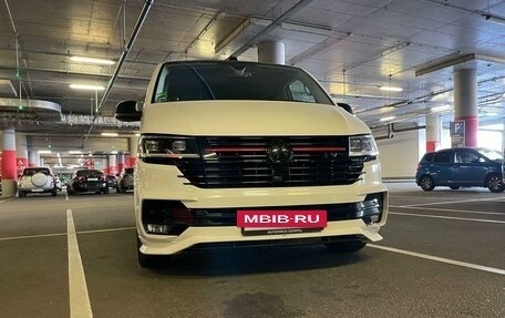 Volkswagen Multivan T6 рестайлинг, 2020 год, 6 950 000 рублей, 6 фотография