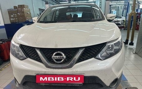 Nissan Qashqai, 2016 год, 1 697 000 рублей, 2 фотография