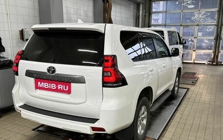 Toyota Land Cruiser Prado 150 рестайлинг 2, 2020 год, 5 250 000 рублей, 4 фотография