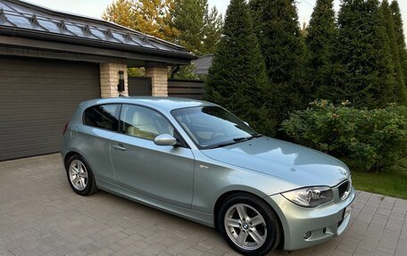 BMW 1 серия, 2008 год, 950 000 рублей, 12 фотография