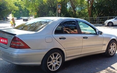 Mercedes-Benz C-Класс, 2004 год, 585 000 рублей, 1 фотография