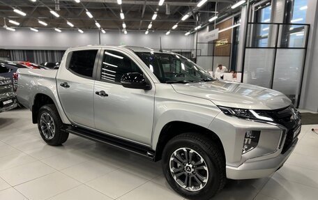 Mitsubishi L200 IV рестайлинг, 2023 год, 5 300 000 рублей, 2 фотография