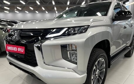 Mitsubishi L200 IV рестайлинг, 2023 год, 5 300 000 рублей, 6 фотография