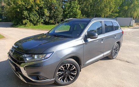 Mitsubishi Outlander III рестайлинг 3, 2021 год, 2 898 000 рублей, 1 фотография