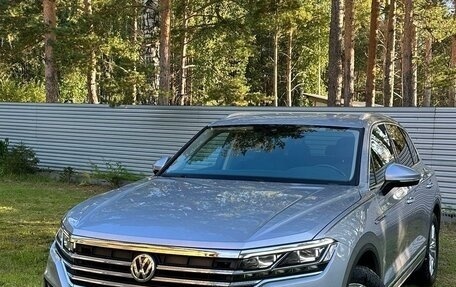 Volkswagen Touareg III, 2018 год, 5 700 000 рублей, 6 фотография