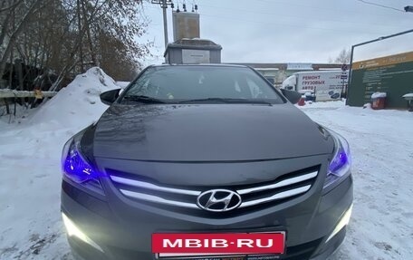 Hyundai Solaris II рестайлинг, 2015 год, 923 500 рублей, 2 фотография