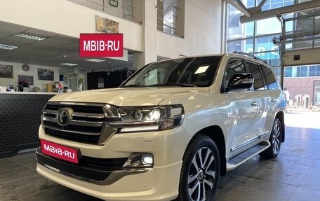 Toyota Land Cruiser 200, 2019 год, 7 749 999 рублей, 2 фотография