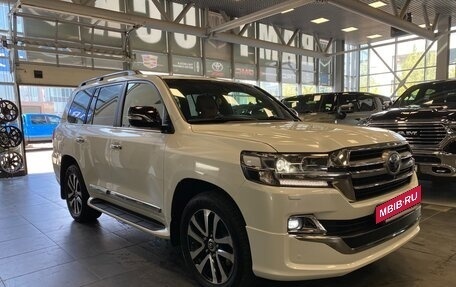 Toyota Land Cruiser 200, 2019 год, 7 749 999 рублей, 4 фотография