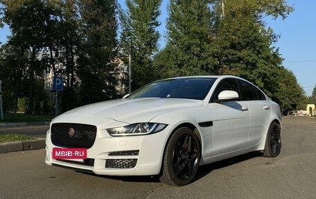 Jaguar XE I рестайлинг, 2015 год, 2 290 000 рублей, 2 фотография